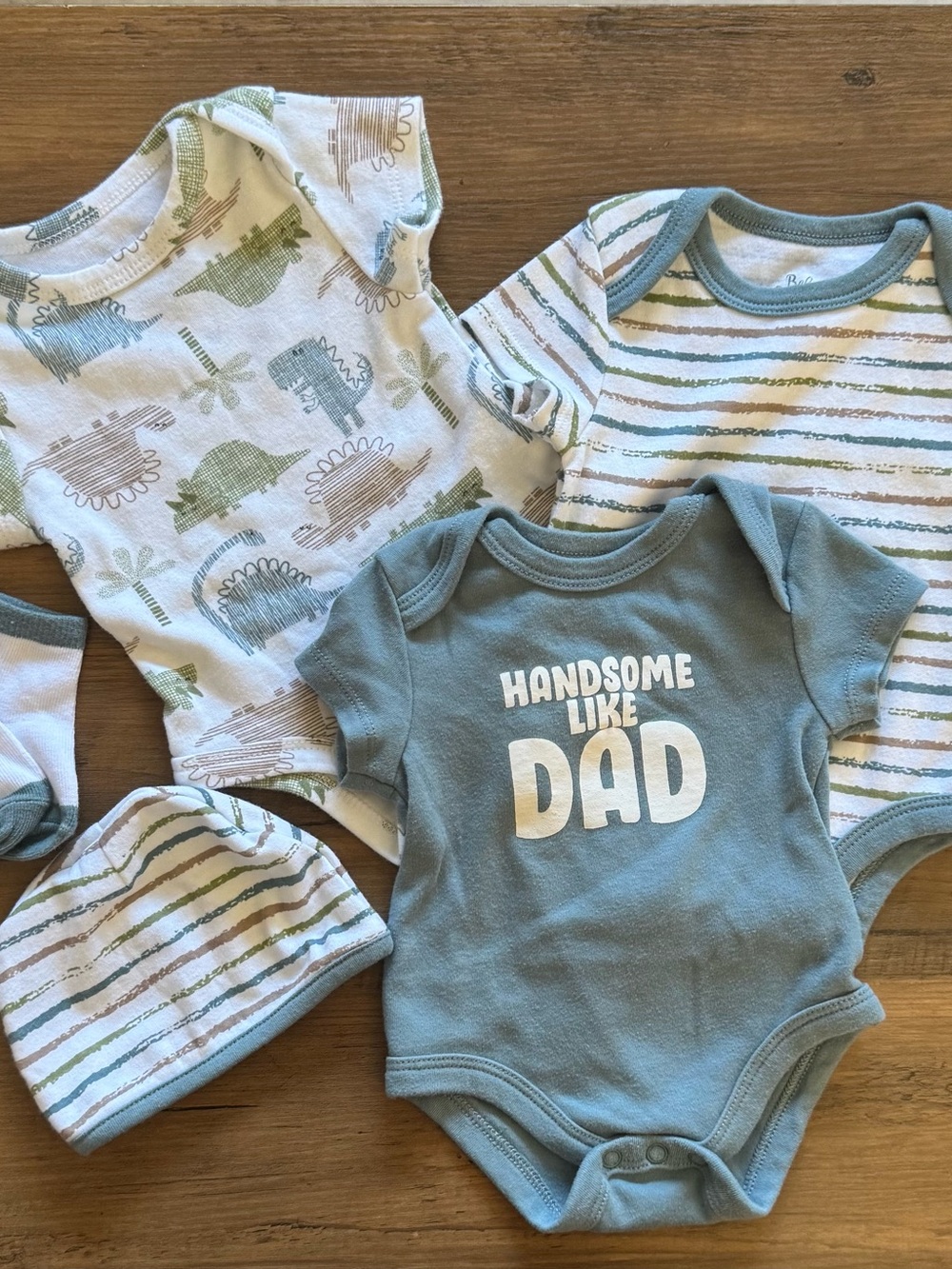 Baby Essentials 5-piece baby outfit set 6 months